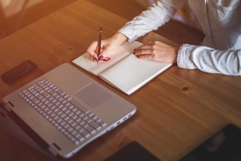 Saiba como os cursos de gestão podem te ajudar em um concurso público
