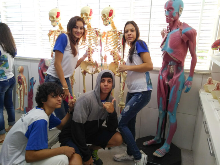 Alunos do CEEFMTI Henrique Coutinho visitam Campus Alfa Sul da FACIG!