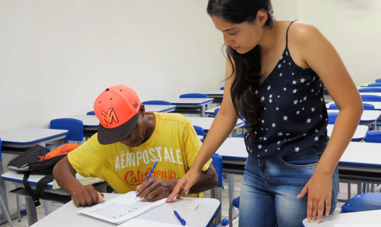 Projeto de Extensão Alfabetização de Jovens e Adultos