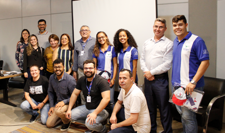 UMA PROPOSTA DE IMPLEMENTAÇÃO, GESTÃO E COORDENAÇÃO DE EMPRESA JUNIOR