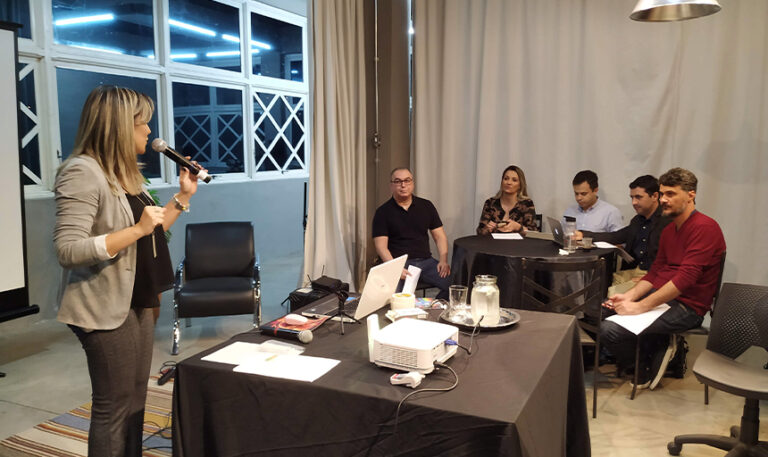 Trabalho Final dos Alunos de Marketing – Mídias e Identidade Visual