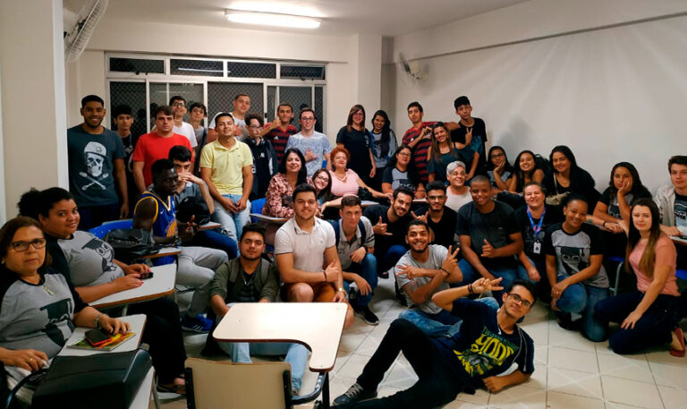 Oficinas Pedagógicas: Tecnologias Aplicadas na Educação são Realizadas pelo Curso de Análise e Desenvolvimento de Sistemas aos Alunos da Escola Estadual de Manhuaçu