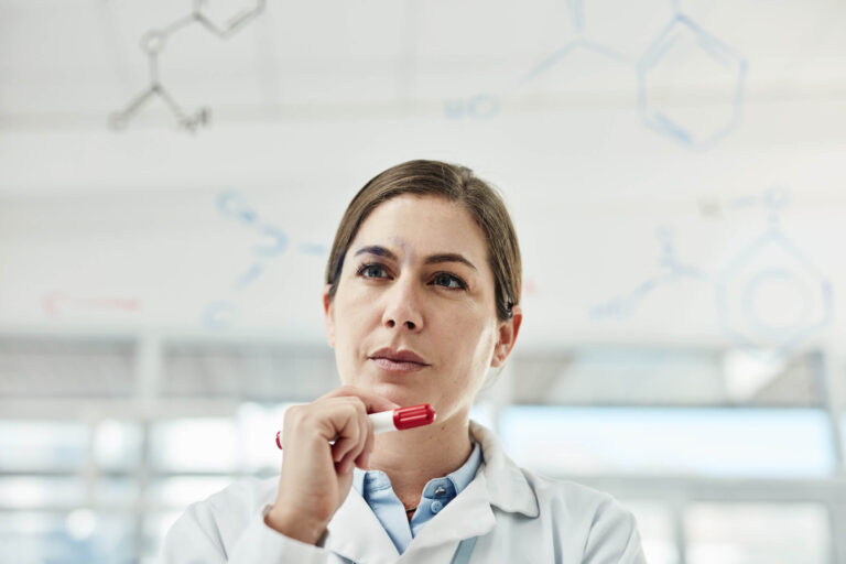 Entenda a importância da produção científica para a sociedade