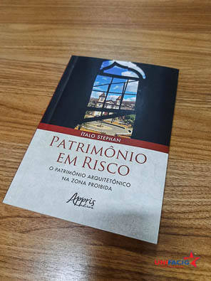 Curso de Arquitetura e Urbanismo recebe exemplar de livro recém-publicado na área de patrimônio histórico