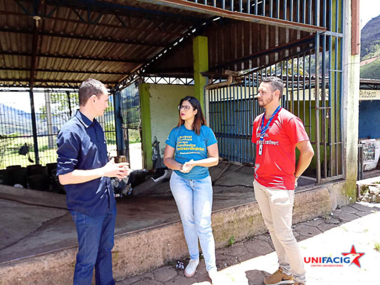 Cursos de Gestão Ambiental e Gerenciais UNIFACIG realizam visita técnica à Usina de triagem e compostagem em Luisburgo.