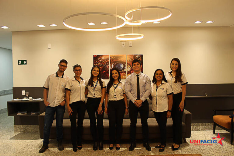 Hospital Vision é inaugurado em Manhuaçu e recebe presenças ilustres de representantes e autoridades da região.