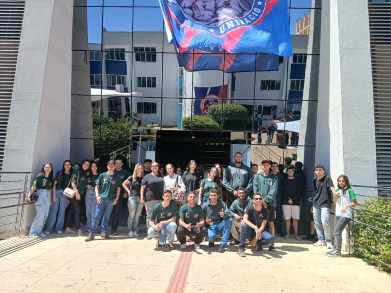 Feira de Profissões do UNIFACIG reúne mais de 500 estudantes de Minas e Espírito Santo