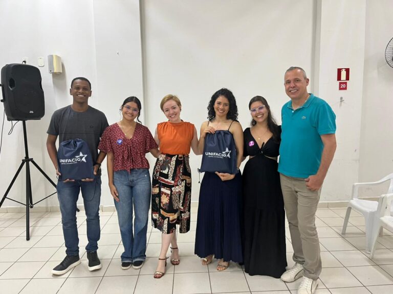 Aula Magna dos Cursos Gerenciais promove reflexão sobre escolhas e desafios na carreira.