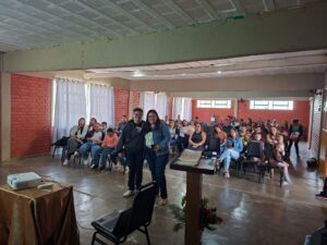 Professora do UNIFACIG participa de projeto “Profissões” em escola municipal