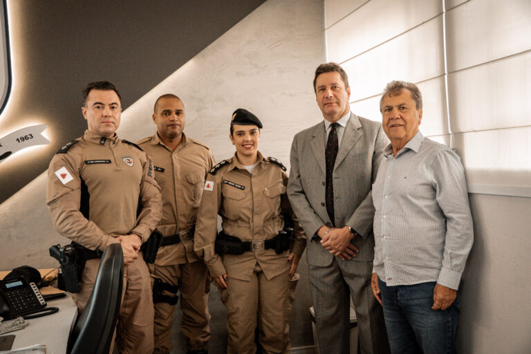 Reitor do UNIFACIG participa de solenidade dos 251 anos da Polícia Militar de Minas Gerais.