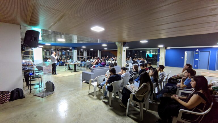 CONECTA EMPRESAS aproxima estudantes da realidade industrial com a participação da Gulozitos Alimentos